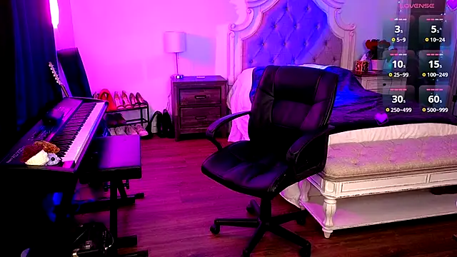 JasmineWinters online show from May 23, 1:11 am