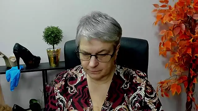 IrisDream online show from December 19, 10:24 am