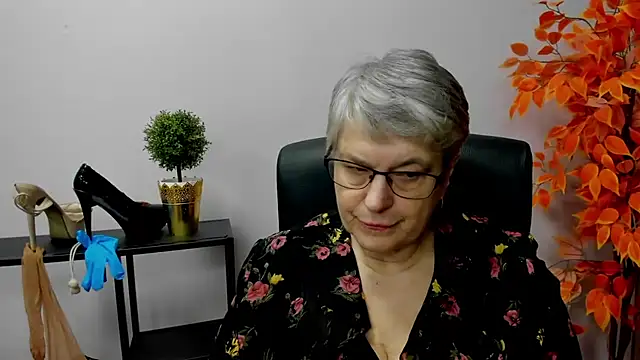 IrisDream online show from January 9, 1:45 pm