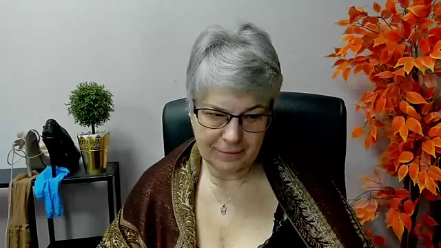 IrisDream online show from March 13, 7:20 am