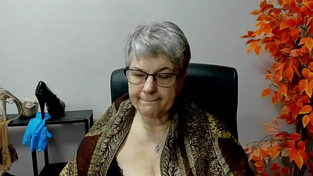 IrisDream online show from March 14, 1:24 pm