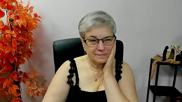 IrisDream online show from October 15, 6:35 am