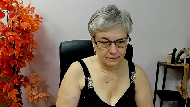 IrisDream online show from October 16, 6:14 am