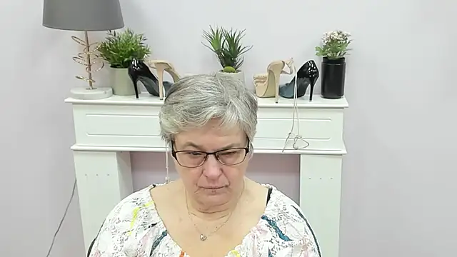 IrisDream online show from February 9, 7:12 am