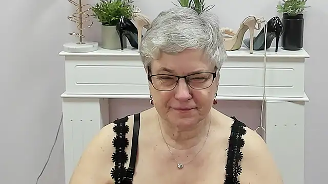 IrisDream online show from March 17, 7:01 am