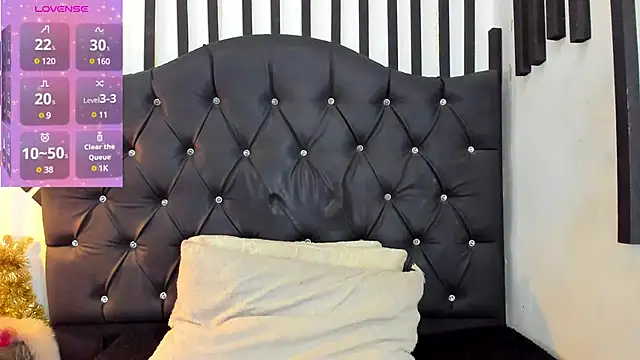 AllisonsweetZ online show from January 7, 8:10 pm