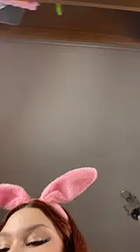 Helen Shine online show from March 1, 9:15 pm