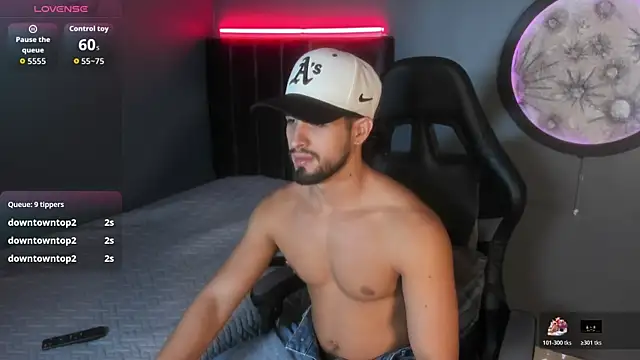 khriss brown online show from December 16, 10:26 pm