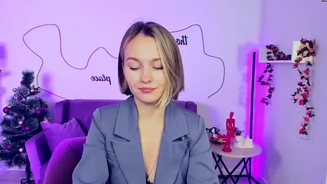 BritnieCute online show from December 26, 5:58 am