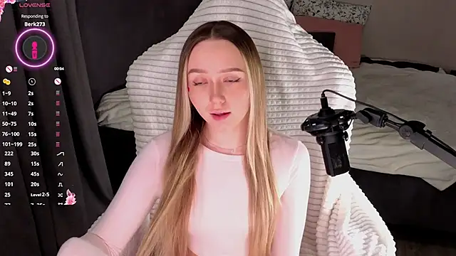 HollisBeckett online show from February 15, 3:14 am