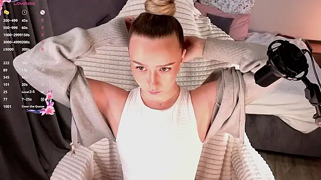 HollisBeckett online show from March 1, 3:08 am