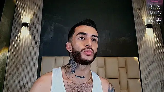 Marcelo ruiz  online show from May 5, 1:13 am