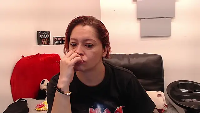 Snapshot of eva_twiss chatting on April 29, 11:58 am eva twiss online show from April 29, 11:58 am