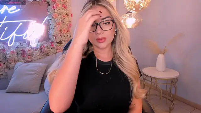 ChloePreston  online show from March 4, 1:39 pm