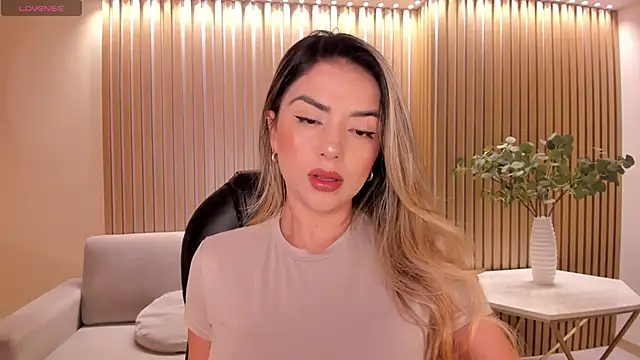 Snapshot of ChloePreston_ chatting on June 12, 11:09 am ChloePreston online show from June 12, 11:09 am
