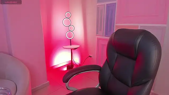 Snapshot of ChloePreston_ chatting on July 6, 12:02 pm ChloePreston online show from July 6, 12:02 pm