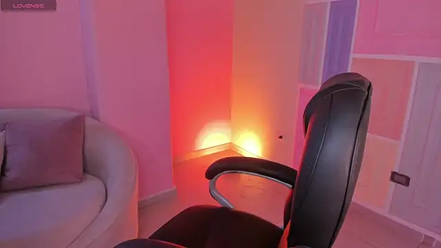 Snapshot of ChloePreston_ chatting on July 7, 11:14 am ChloePreston online show from July 7, 11:14 am
