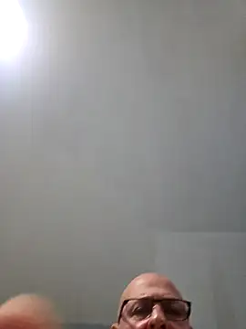 Snapshot of dickinyouto chatting on February 1, 11:42 am dickinyouto online show from February 1, 11:42 am