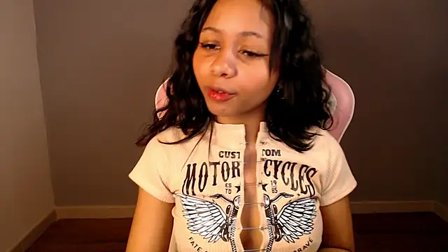 Snapshot of Natasha_mh2 chatting on January 19, 3:18 am Natasha mh2 online show from January 19, 3:18 am