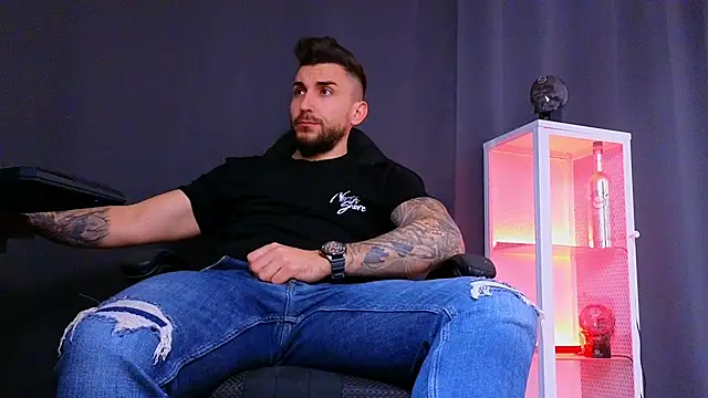 MightyAaron66 online show from February 24, 2:48 pm