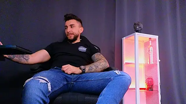 MightyAaron66 online show from February 28, 10:30 am