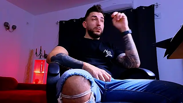 MightyAaron66 online show from October 26, 4:51 am