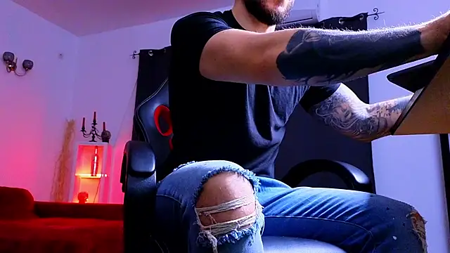 MightyAaron66 online show from December 21, 5:36 am