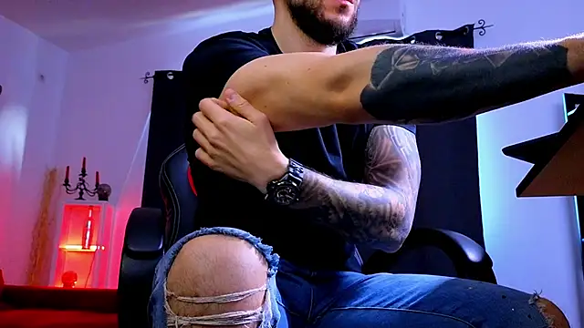 MightyAaron66 online show from March 16, 5:44 am