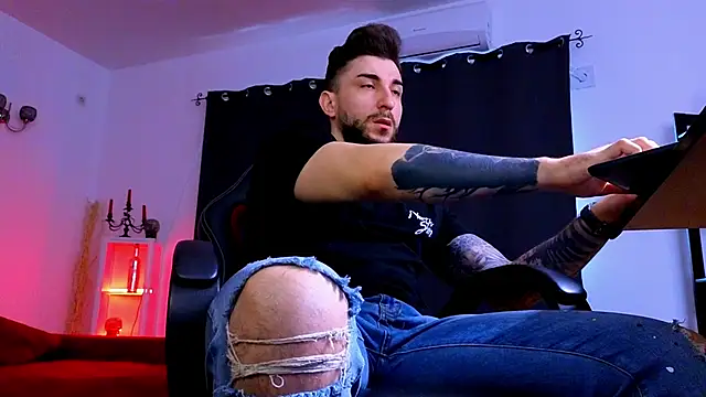 MightyAaron66 online show from March 22, 5:33 am