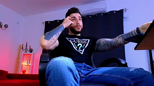 MightyAaron66 online show from April 15, 3:35 am