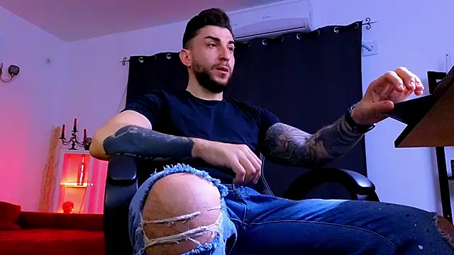 MightyAaron66 online show from April 16, 1:17 am