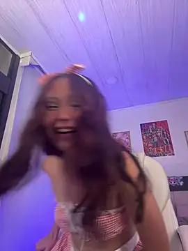 Snapshot of missdaphnee_ chatting on March 16, 5:03 am missdaphnee  online show from March 16, 5:03 am