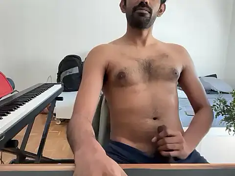 Snapshot of dominanthubby chatting on April 25, 12:30 pm dominanthubby online show from April 25, 12:30 pm