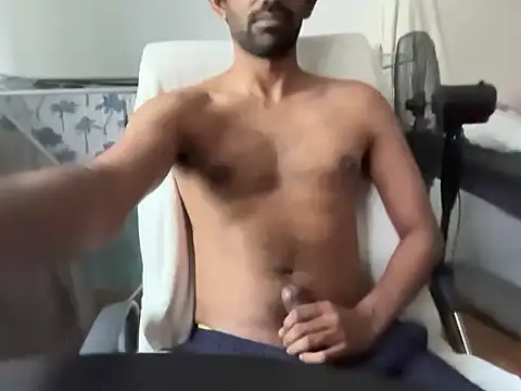 Snapshot of dominanthubby chatting on June 2, 3:36 pm dominanthubby online show from June 2, 3:36 pm