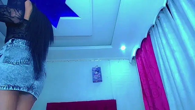 NahomiCamper online show from March 15, 10:05 pm