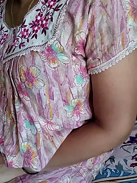 Snapshot of samitasharma chatting on May 28, 6:54 am samitasharma online show from May 28, 6:54 am