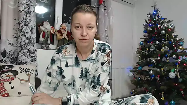 Snapshot of SweetMaddy888 chatting on January 2, 4:09 am SweetMaddy888 online show from January 2, 4:09 am