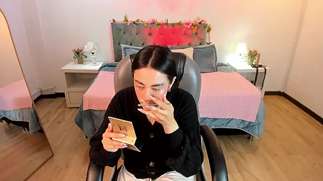 Snapshot of Icysweetcam chatting on May 13, 11:18 am Icysweetcam online show from May 13, 11:18 am