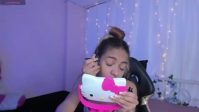 Abigail Wilson  online show from February 2, 12:57 pm