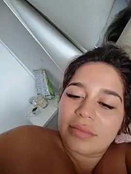 LaurenWelly  online show from February 15, 9:00 pm