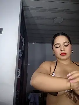 LaurenWelly  online show from February 19, 9:11 pm