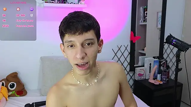 Snapshot of milky__boy_ chatting on March 14, 3:59 am milky boy online show from March 14, 3:59 am