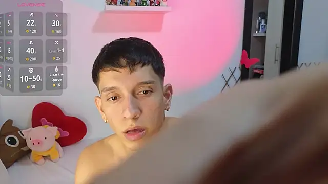 Snapshot of milky__boy_ chatting on October 16, 4:13 am milky boy online show from October 16, 4:13 am