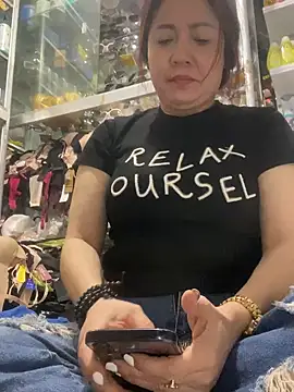 Snapshot of Cesywet chatting on March 9, 8:40 am Cesywet online show from March 9, 8:40 am