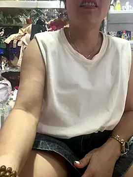 Snapshot of Cesywet chatting on September 17, 6:26 am Cesywet online show from September 17, 6:26 am