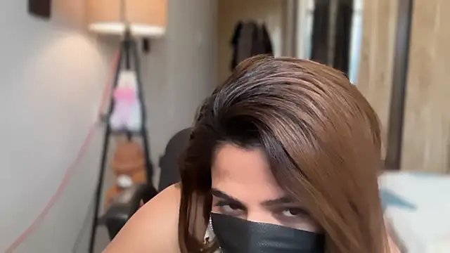 Hotty-Sana online show from April 15, 5:25 am