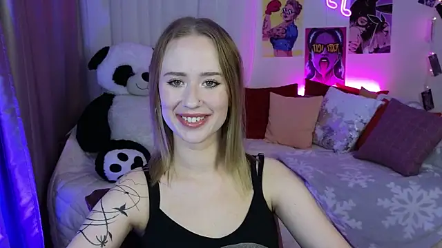 SashaBrooks online show from September 19, 6:30 pm