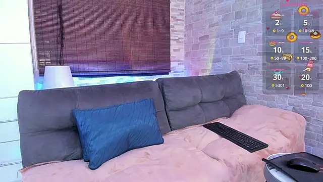 candyy bella online show from January 18, 6:43 pm