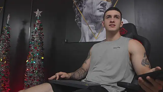 JacksonOlsenn online show from December 15, 8:35 pm