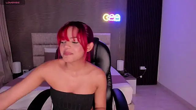 Cristal  adams online show from September 18, 12:40 pm